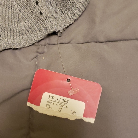 Sweater - Picture 7 of 7